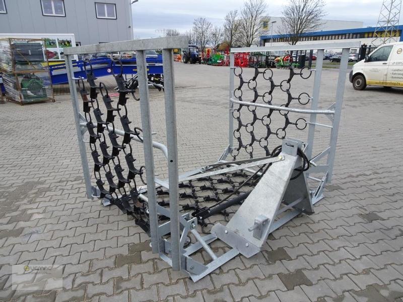 Vemac Wiesenschleppe 500cm 5m hydraulisch Schleppe Egge Striegel NEU - Láncos borona: 2 kép. Vemac Wiesenschleppe 500cm 5m hydraulisch Schleppe Egge Striegel NEU - Láncos borona: 2 kép.