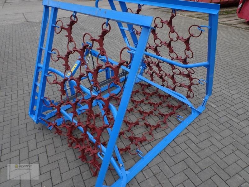 Vemac Wiesenschleppe Schleppe Egge 6m 4reihig Hydraulik NEU - Láncos borona: 3 kép. Vemac Wiesenschleppe Schleppe Egge 6m 4reihig Hydraulik NEU - Láncos borona: 3 kép.