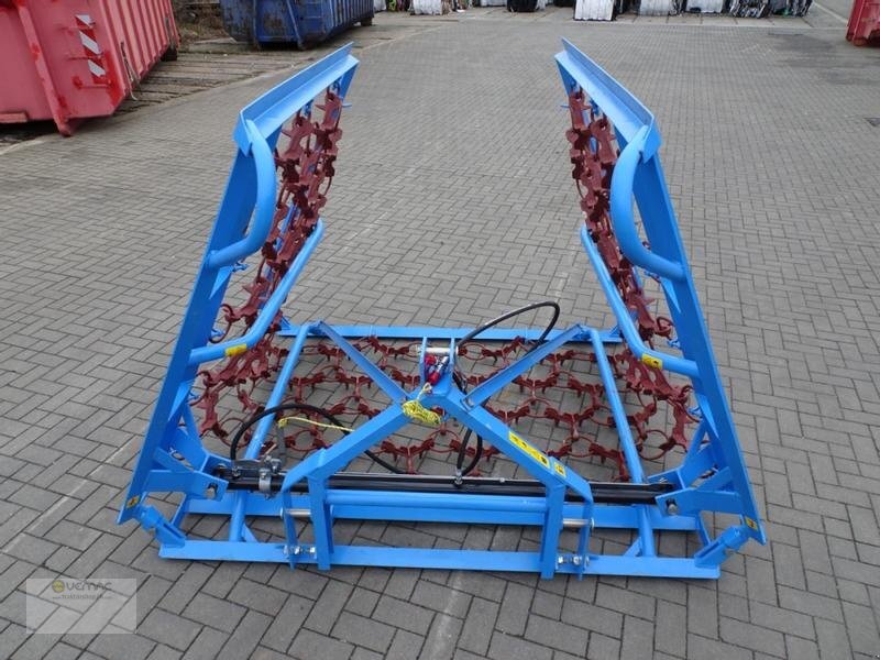 Vemac Wiesenschleppe Schleppe Egge 6m 4reihig Hydraulik NEU - Láncos borona: 2 kép. Vemac Wiesenschleppe Schleppe Egge 6m 4reihig Hydraulik NEU - Láncos borona: 2 kép.