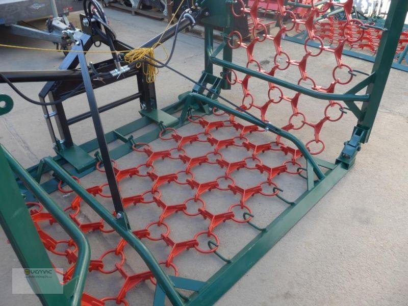 Vemac Wiesenschleppe Schleppe Striegel Egge 6m hydraulisch Profi NEU - Láncos borona: 4 kép. Vemac Wiesenschleppe Schleppe Striegel Egge 6m hydraulisch Profi NEU - Láncos borona: 4 kép.