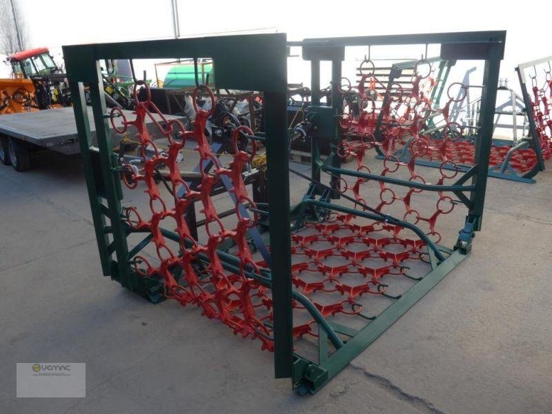 Vemac Wiesenschleppe Schleppe Striegel Egge 6m hydraulisch Profi NEU - Láncos borona: 1 kép. Vemac Wiesenschleppe Schleppe Striegel Egge 6m hydraulisch Profi NEU - Láncos borona: 1 kép.