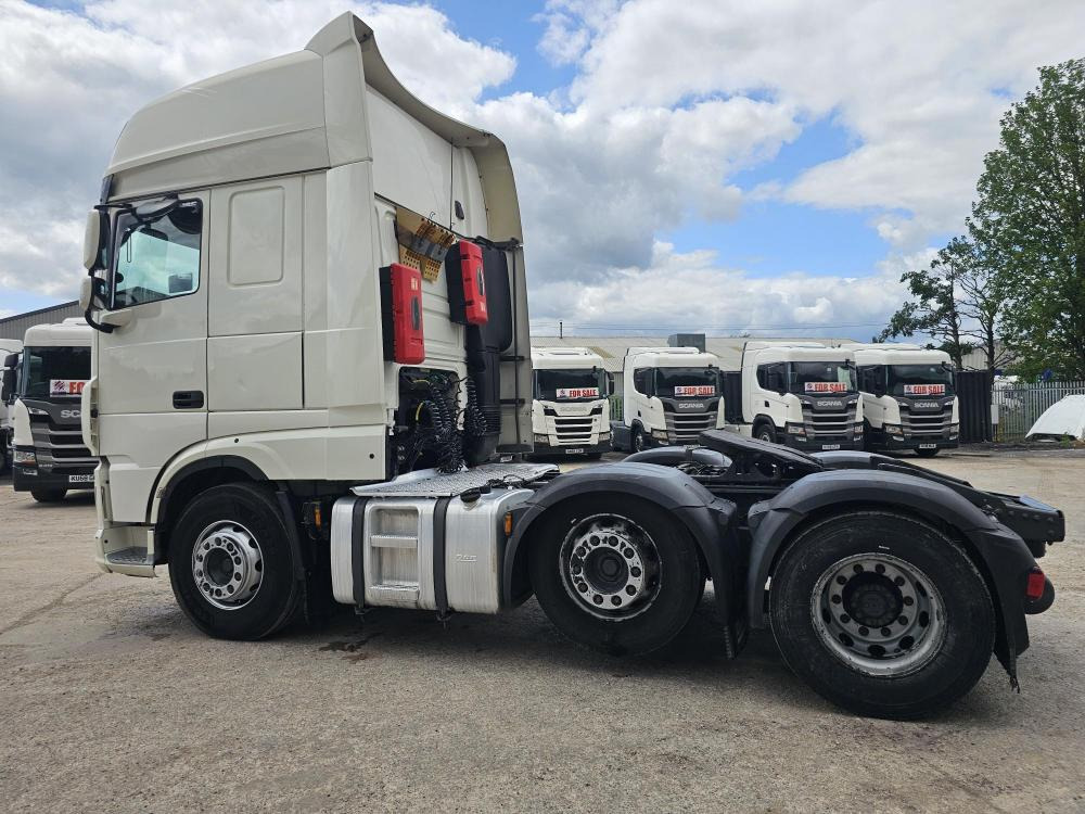 Daf 530 Xf530 - Nyergesvontató: 5 kép. Daf 530 Xf530 - Nyergesvontató: 5 kép.