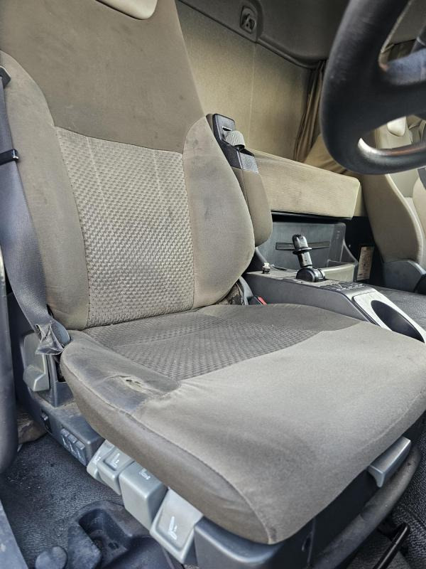 Renault Premium 430 4x2 - Nyergesvontató: 5 kép. Renault Premium 430 4x2 - Nyergesvontató: 5 kép.