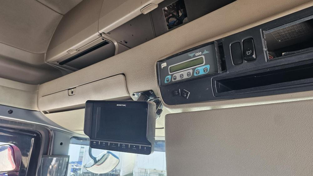 Scania R450 - Nyergesvontató: 2 kép. Scania R450 - Nyergesvontató: 2 kép.