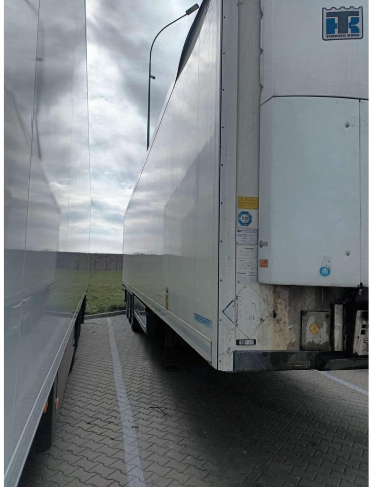 2018 Krone Double Deck Cool Liner FP 45 ThermoKing SLXi 300 - Félpótkocsi hűtős: 3 kép. 2018 Krone Double Deck Cool Liner FP 45 ThermoKing SLXi 300 - Félpótkocsi hűtős: 3 kép.