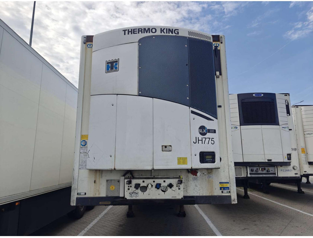 2018 Krone SDR Double Deck Cool Liner FP45 ThermoKing SLXi 300 Lifting Axle - Félpótkocsi hűtős: 1 kép. 2018 Krone SDR Double Deck Cool Liner FP45 ThermoKing SLXi 300 Lifting Axle - Félpótkocsi hűtős: 1 kép.