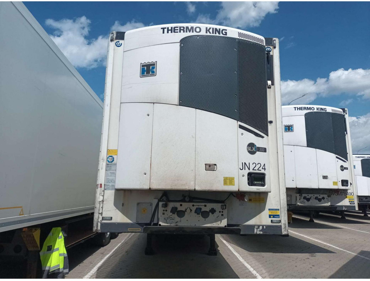 2018 Krone SDR Double Deck Cool Liner FP60 ThermoKing SLXi 300 Lifting Axle - Félpótkocsi hűtős: 1 kép. 2018 Krone SDR Double Deck Cool Liner FP60 ThermoKing SLXi 300 Lifting Axle - Félpótkocsi hűtős: 1 kép.