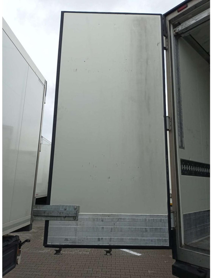 2018 Krone SDR Double Deck Cool Liner FP60 ThermoKing SLXi 300 Lifting Axle - Félpótkocsi hűtős: 4 kép. 2018 Krone SDR Double Deck Cool Liner FP60 ThermoKing SLXi 300 Lifting Axle - Félpótkocsi hűtős: 4 kép.