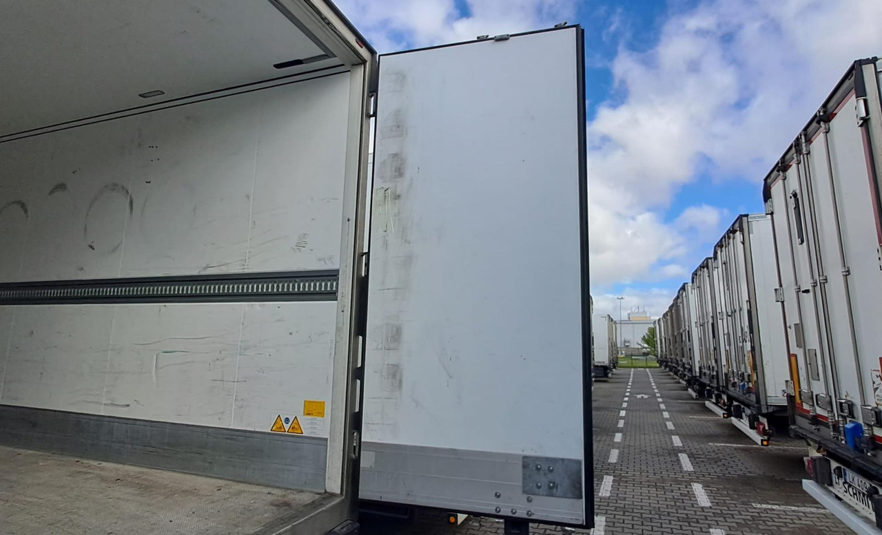 2019/2020 Schmitz Cargobull SKO FP 60 ThermoKing SLXi 300 - Félpótkocsi hűtős: 3 kép. 2019/2020 Schmitz Cargobull SKO FP 60 ThermoKing SLXi 300 - Félpótkocsi hűtős: 3 kép.