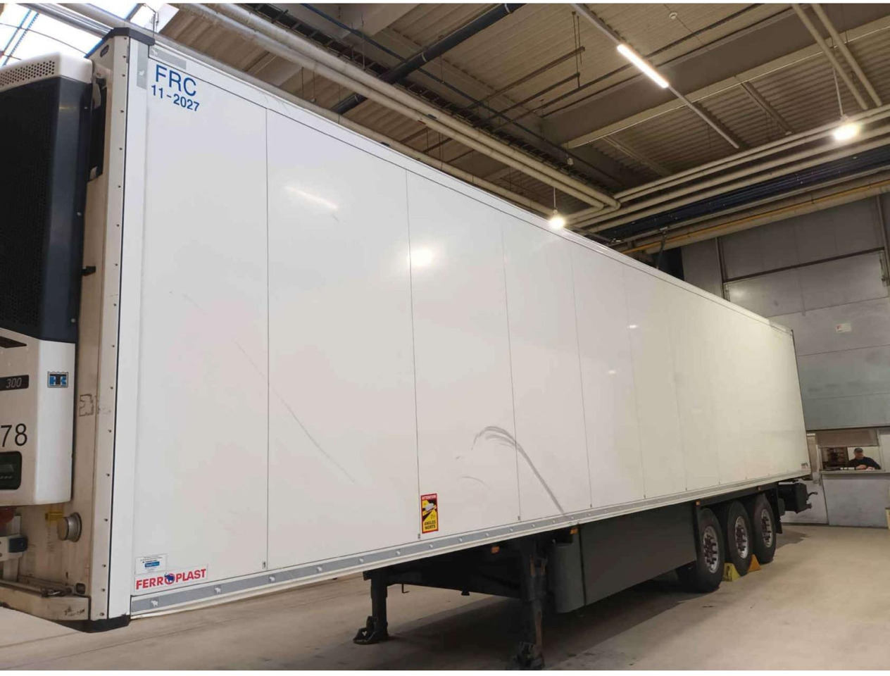2019 Schmitz Cargobull Double Deck FP 60 ThermoKing SLXi 300 - Félpótkocsi hűtős: 2 kép. 2019 Schmitz Cargobull Double Deck FP 60 ThermoKing SLXi 300 - Félpótkocsi hűtős: 2 kép.