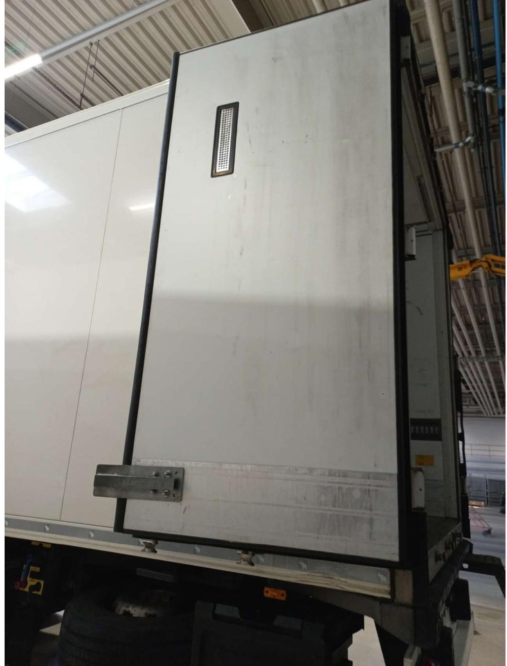2019 Schmitz Cargobull FP 60 ThermoKing SLXi 300 - Félpótkocsi hűtős: 5 kép. 2019 Schmitz Cargobull FP 60 ThermoKing SLXi 300 - Félpótkocsi hűtős: 5 kép.