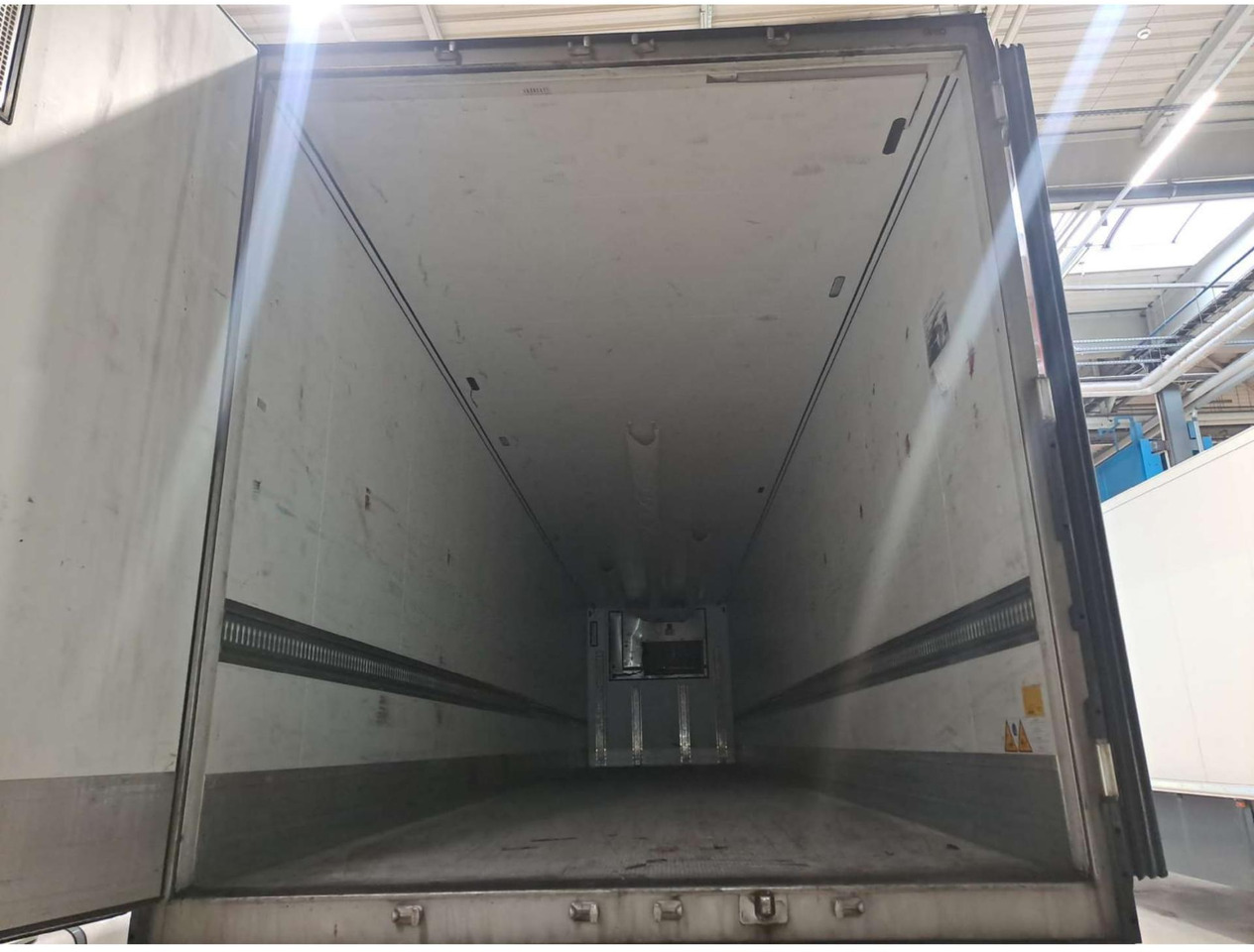 2019 Schmitz Cargobull SKO FP 60 ThermoKing SLXi 300 - Félpótkocsi hűtős: 5 kép. 2019 Schmitz Cargobull SKO FP 60 ThermoKing SLXi 300 - Félpótkocsi hűtős: 5 kép.