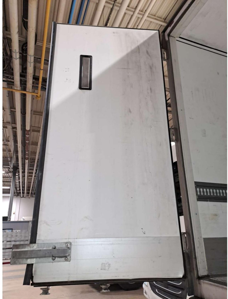 2019 Schmitz Cargobull SKO FP 60 ThermoKing SLXi 300 - Félpótkocsi hűtős: 3 kép. 2019 Schmitz Cargobull SKO FP 60 ThermoKing SLXi 300 - Félpótkocsi hűtős: 3 kép.