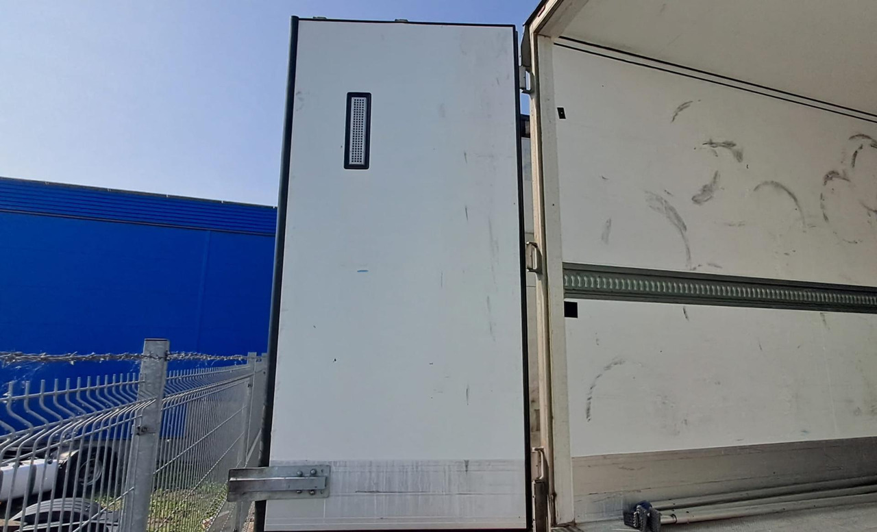 2020 Schmitz Cargobull SKO FP 60 ThermoKing SLXi 300 - Félpótkocsi hűtős: 4 kép. 2020 Schmitz Cargobull SKO FP 60 ThermoKing SLXi 300 - Félpótkocsi hűtős: 4 kép.