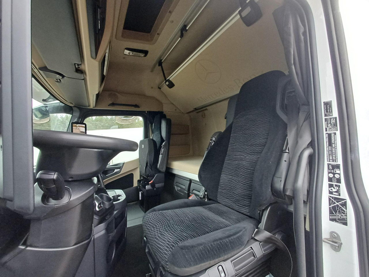 2021 Mercedes-Benz Actros 5 1845 BigSpace - Nyergesvontató: 5 kép. 2021 Mercedes-Benz Actros 5 1845 BigSpace - Nyergesvontató: 5 kép.