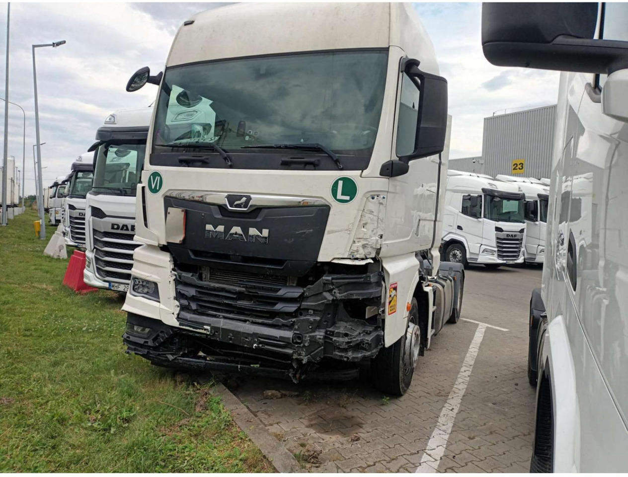 2022 MAN TGX 18.470 GX - Nyergesvontató: 4 kép. 2022 MAN TGX 18.470 GX - Nyergesvontató: 4 kép.