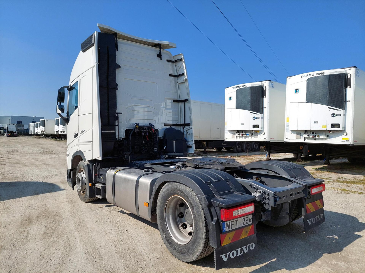 2022 Volvo FH 500 Globetrotter XL - Nyergesvontató: 2 kép. 2022 Volvo FH 500 Globetrotter XL - Nyergesvontató: 2 kép.