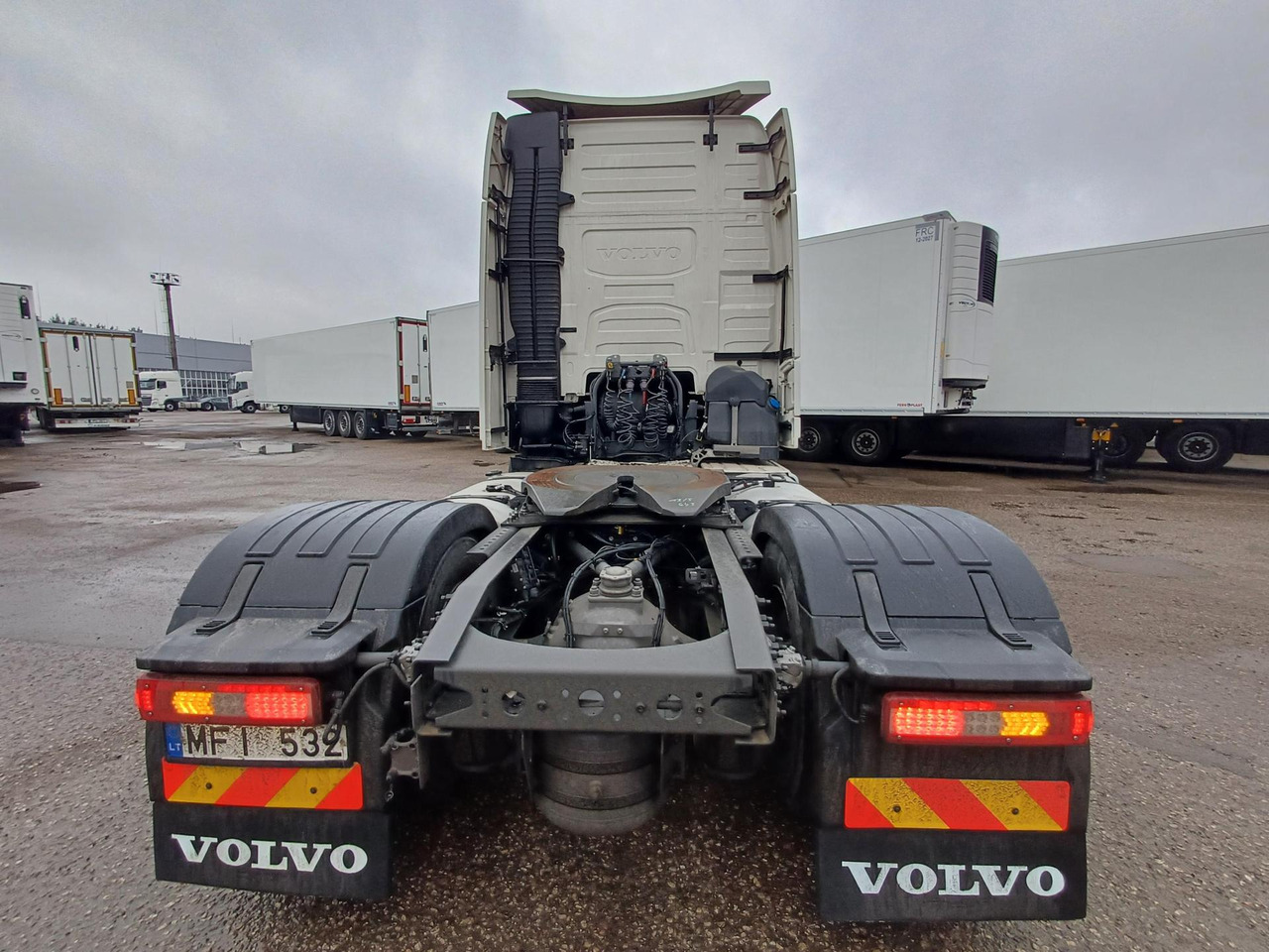 2022 Volvo FH 500 Globetrotter XL - Nyergesvontató: 2 kép. 2022 Volvo FH 500 Globetrotter XL - Nyergesvontató: 2 kép.