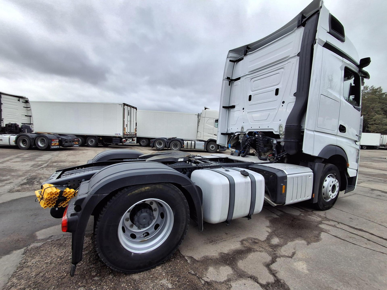 2023 Mercedes-Benz Actros 5 1845 BigSpace - Nyergesvontató: 2 kép. 2023 Mercedes-Benz Actros 5 1845 BigSpace - Nyergesvontató: 2 kép.