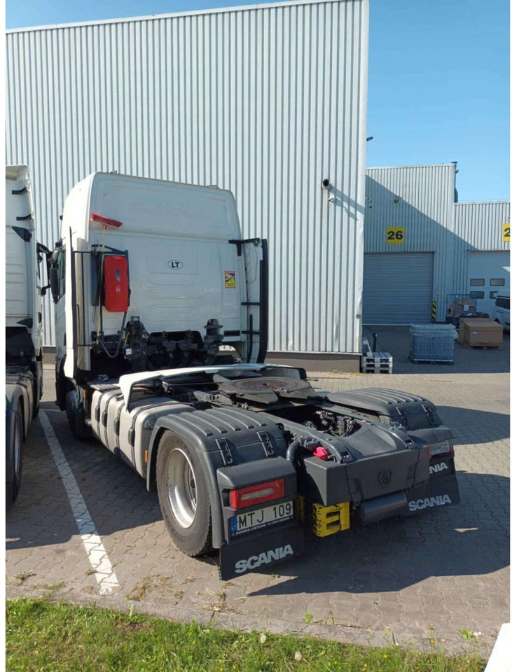 2023 Scania R460 CR20H - Nyergesvontató: 2 kép. 2023 Scania R460 CR20H - Nyergesvontató: 2 kép.