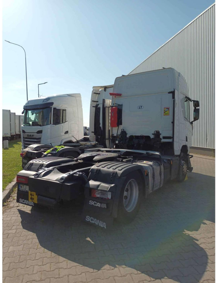 2023 Scania R460 CR20H - Nyergesvontató: 3 kép. 2023 Scania R460 CR20H - Nyergesvontató: 3 kép.