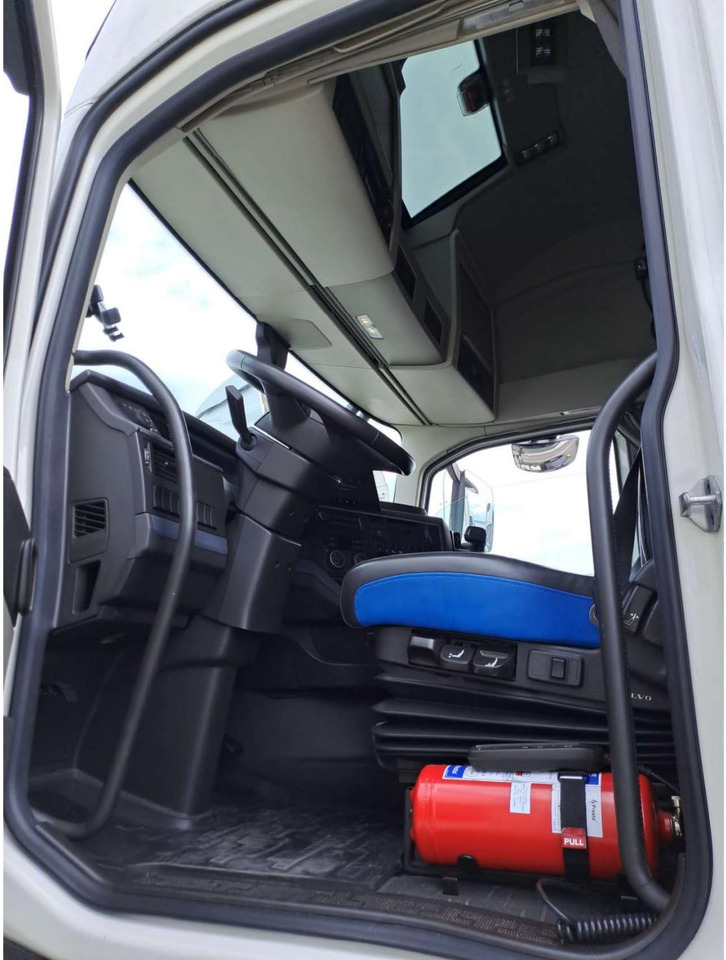 2023 Volvo FH 460 Globetrotter XL Varios i-Save - Nyergesvontató: 5 kép. 2023 Volvo FH 460 Globetrotter XL Varios i-Save - Nyergesvontató: 5 kép.