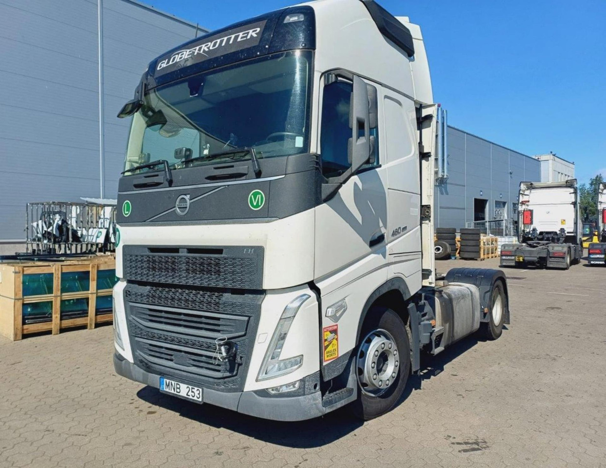 2023 Volvo FH 460 Globetrotter XL i-Save - Nyergesvontató: 3 kép. 2023 Volvo FH 460 Globetrotter XL i-Save - Nyergesvontató: 3 kép.