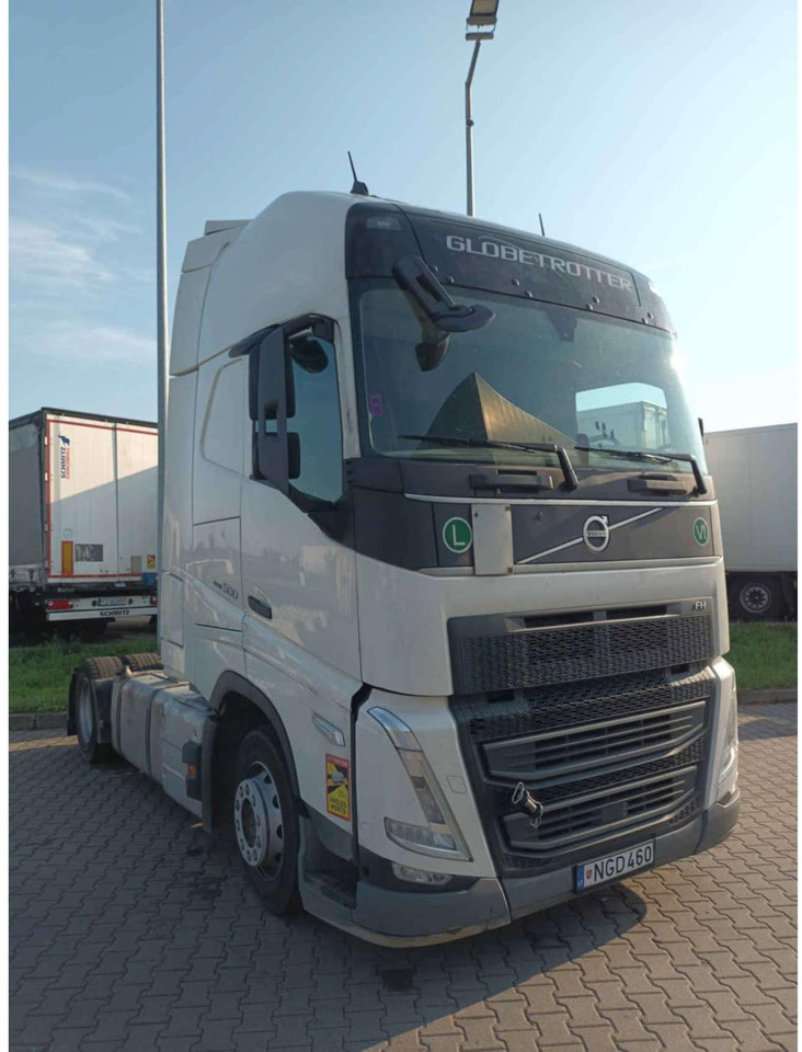 2023 Volvo FH 500 Globetrotter XL Varios - Nyergesvontató: 1 kép. 2023 Volvo FH 500 Globetrotter XL Varios - Nyergesvontató: 1 kép.
