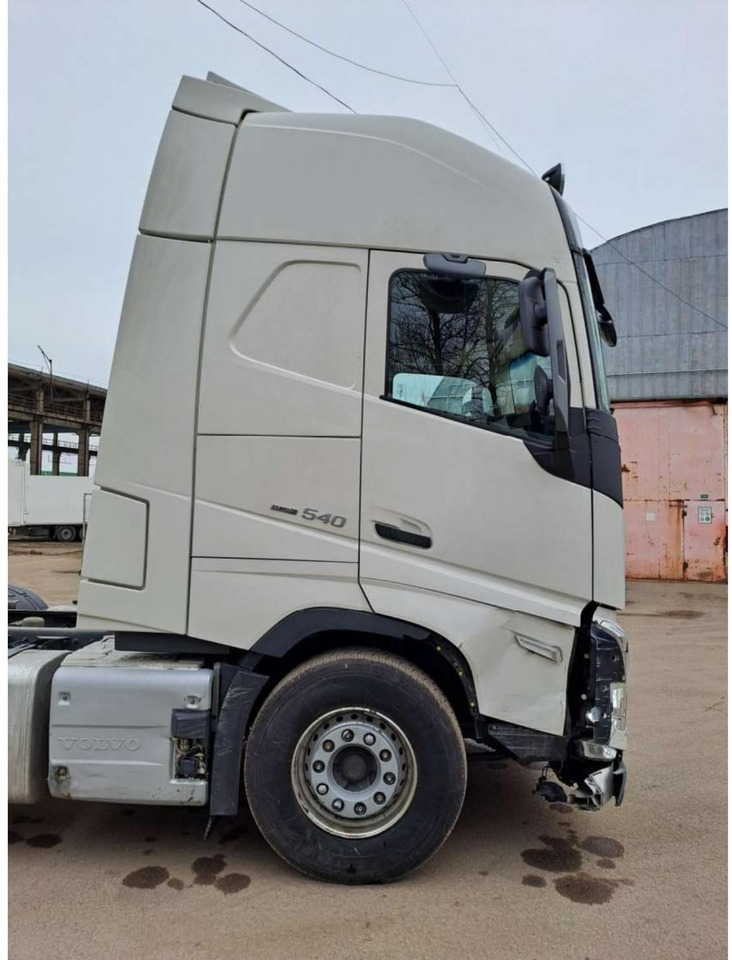 2023 Volvo FH 540 Globetrotter XL Retarder - Nyergesvontató: 3 kép. 2023 Volvo FH 540 Globetrotter XL Retarder - Nyergesvontató: 3 kép.