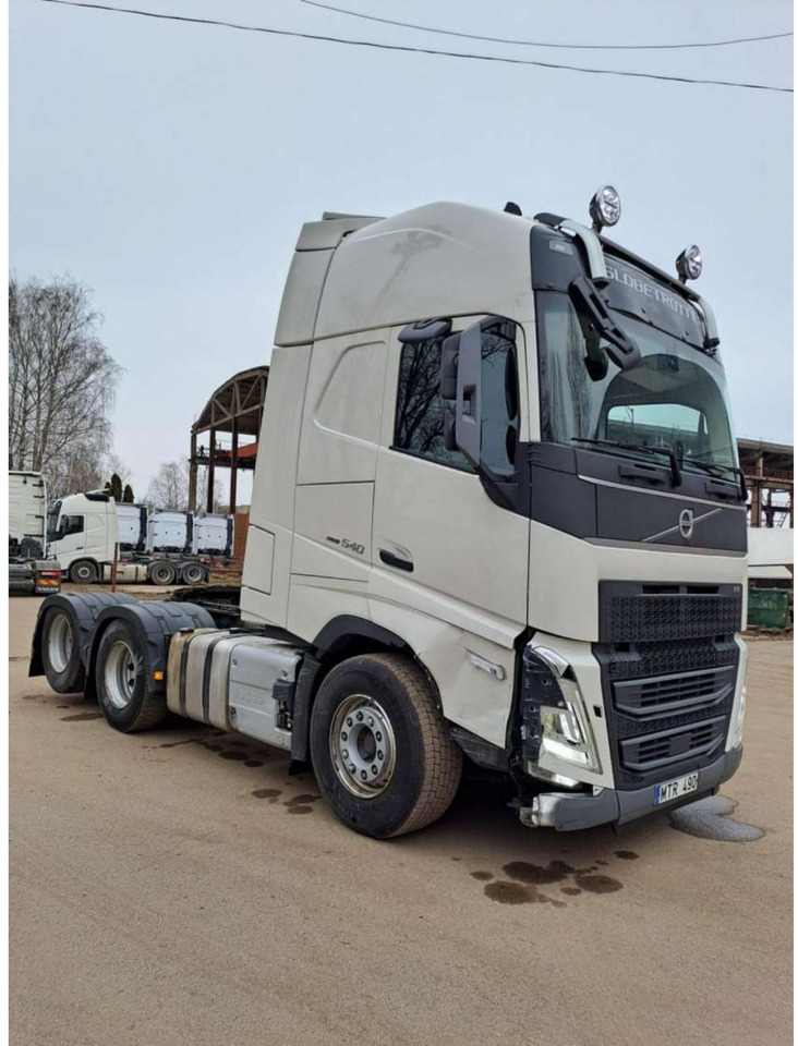 2023 Volvo FH 540 Globetrotter XL Retarder - Nyergesvontató: 2 kép. 2023 Volvo FH 540 Globetrotter XL Retarder - Nyergesvontató: 2 kép.