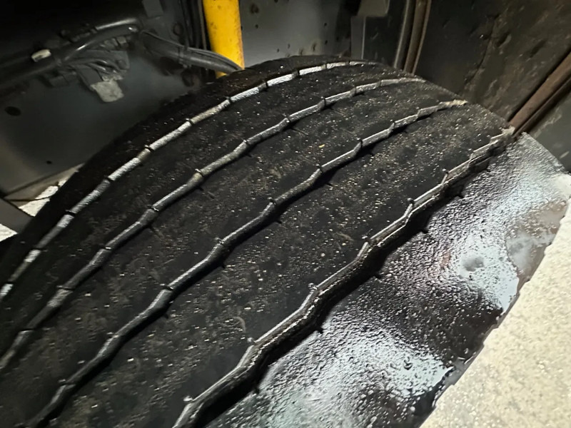 DAF CF 75 / NL TRUCK / EURO 4 / MACHINE TRANSPORT / - Autószállító teherautó: 5 kép. DAF CF 75 / NL TRUCK / EURO 4 / MACHINE TRANSPORT / - Autószállító teherautó: 5 kép.