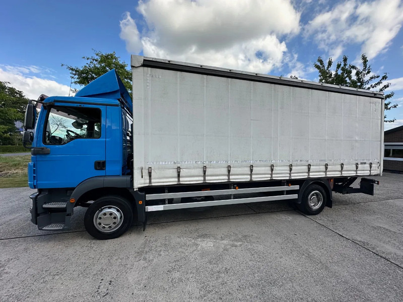 MAN TGM 15.250 / NL TRUCK / EURO 5 / SLIDING ROOF / BOX + TAILLIFT / FULL AIR / NAVI - Dobozos felépítményű teherautó: 4 kép. MAN TGM 15.250 / NL TRUCK / EURO 5 / SLIDING ROOF / BOX + TAILLIFT / FULL AIR / NAVI - Dobozos felépítményű teherautó: 4 kép.