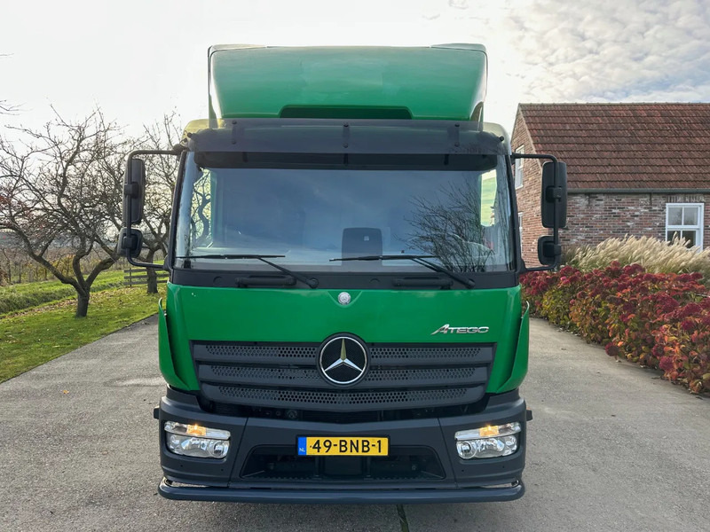 Mercedes-Benz Atego 1018 / NL TRUCK / AIRCO / BOX+LIFT+SIDE DOOR / AUTOMATIC - Dobozos felépítményű teherautó: 2 kép. Mercedes-Benz Atego 1018 / NL TRUCK / AIRCO / BOX+LIFT+SIDE DOOR / AUTOMATIC - Dobozos felépítményű teherautó: 2 kép.