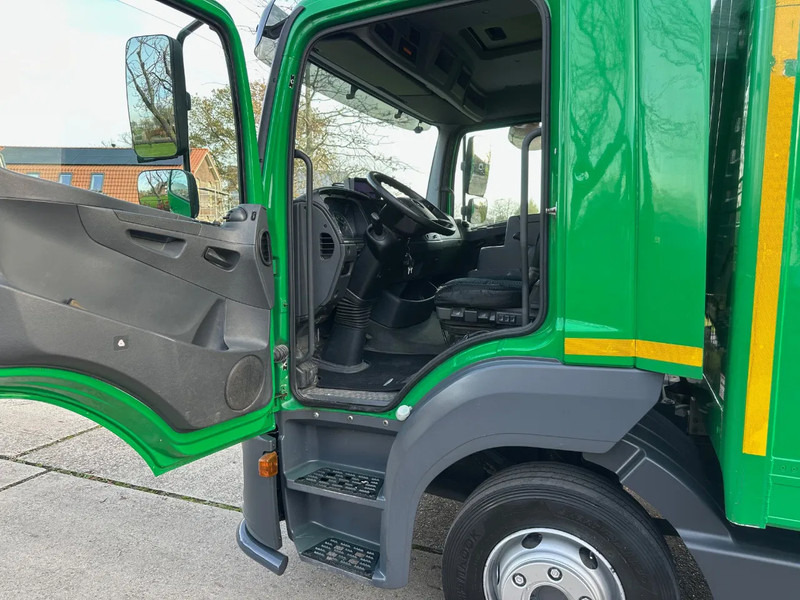 Mercedes-Benz Atego 1018 / NL TRUCK / AIRCO / BOX+LIFT+SIDE DOOR / AUTOMATIC - Dobozos felépítményű teherautó: 4 kép. Mercedes-Benz Atego 1018 / NL TRUCK / AIRCO / BOX+LIFT+SIDE DOOR / AUTOMATIC - Dobozos felépítményű teherautó: 4 kép.