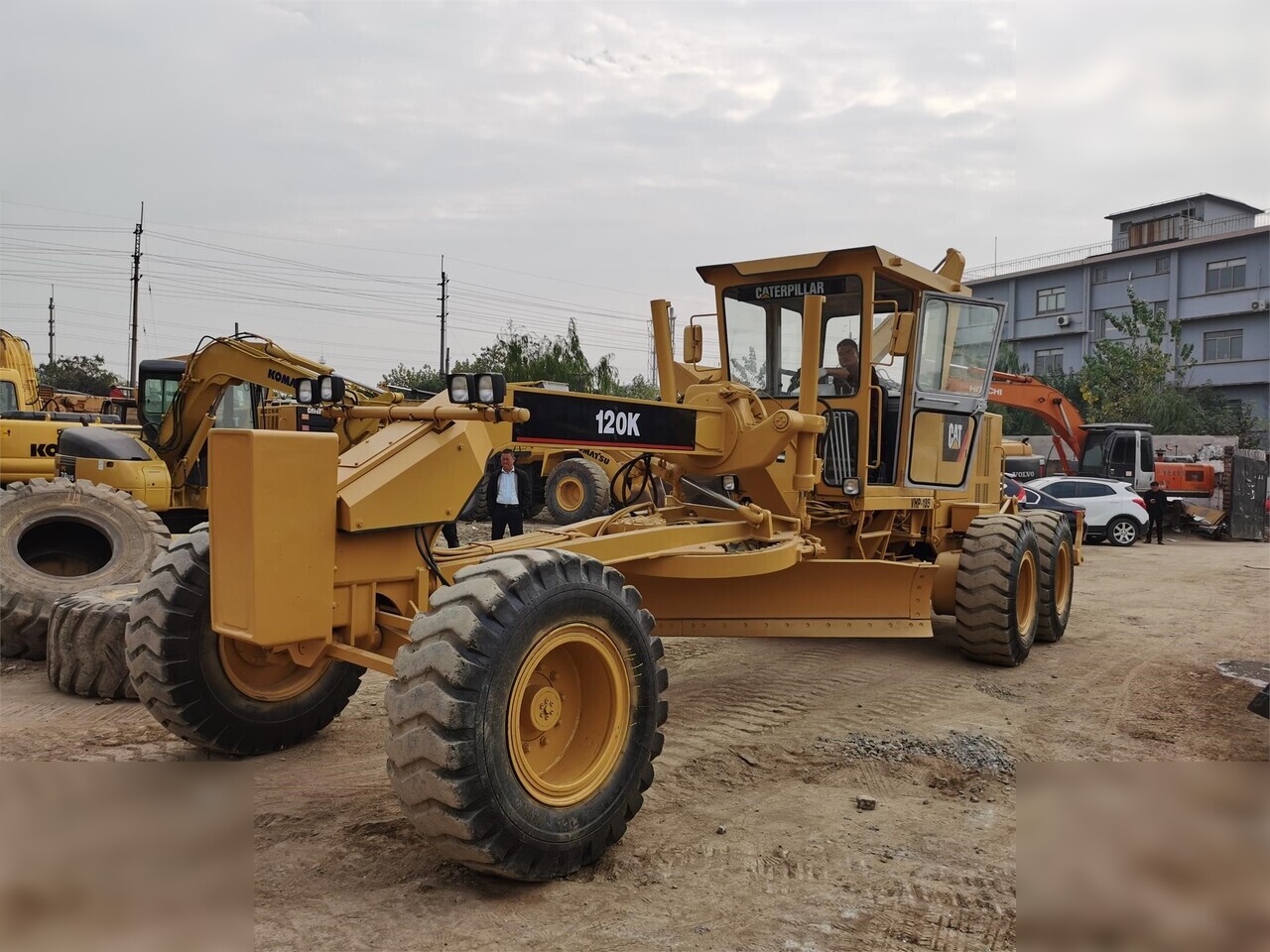 CATERPILLAR 120K - Gréder: 1 kép. CATERPILLAR 120K - Gréder: 1 kép.