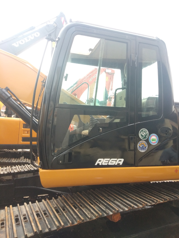 CATERPILLAR 323DL - Lánctalpas kotró: 3 kép. CATERPILLAR 323DL - Lánctalpas kotró: 3 kép.