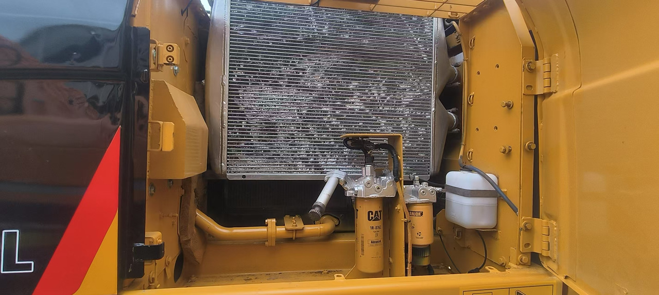 Kotrógép CATERPILLAR 326D2L: 6 kép.