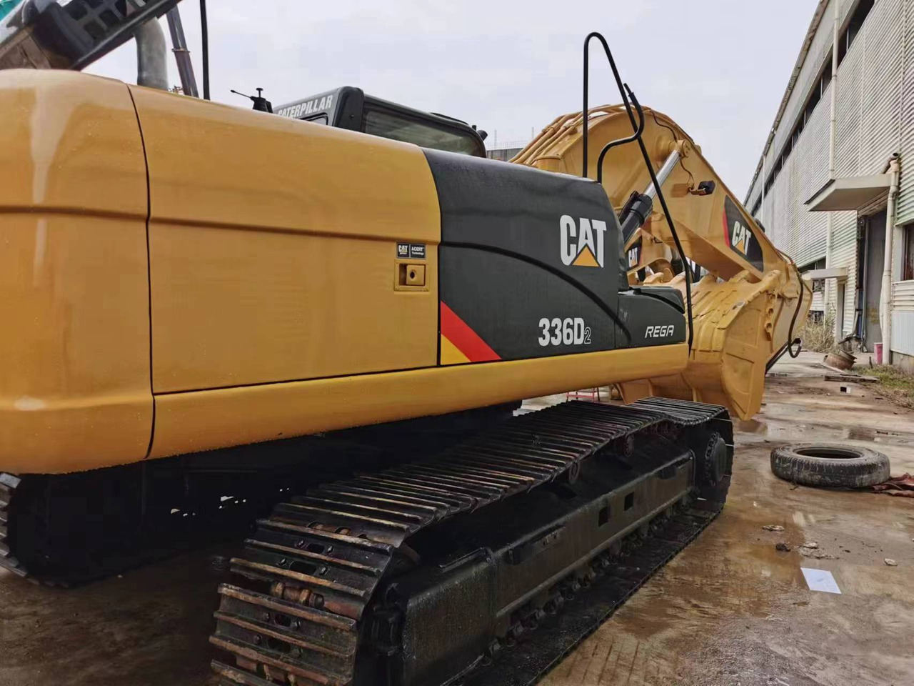 CATERPILLAR CAT336D2 - Lánctalpas kotró: 3 kép. CATERPILLAR CAT336D2 - Lánctalpas kotró: 3 kép.