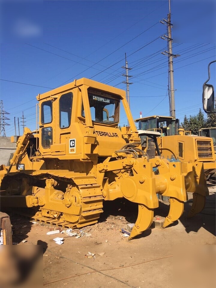 CATERPILLAR D7G - Buldózer: 3 kép. CATERPILLAR D7G - Buldózer: 3 kép.