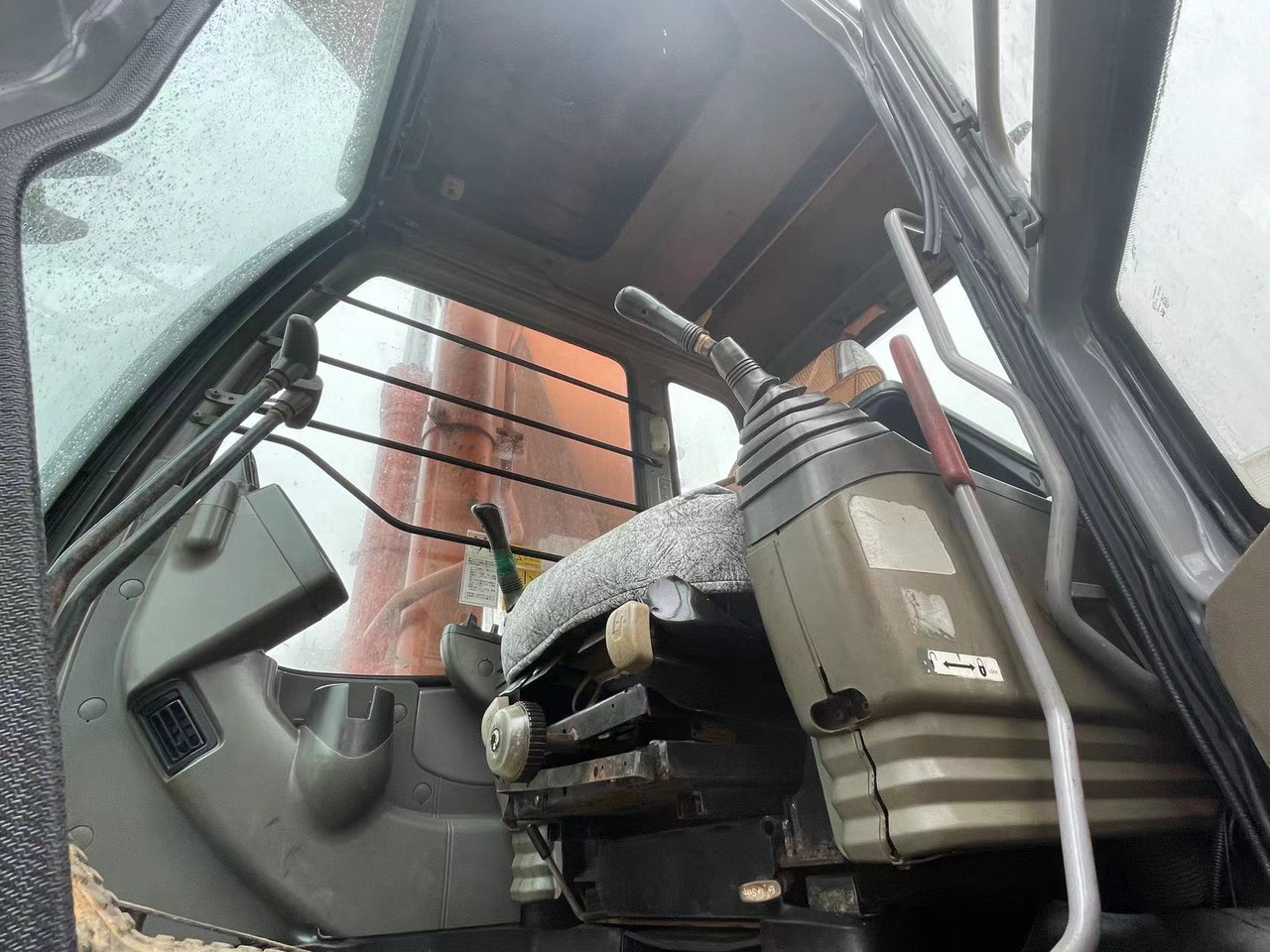 HITACHI ZX350LCH-1 - Lánctalpas kotró: 5 kép. HITACHI ZX350LCH-1 - Lánctalpas kotró: 5 kép.