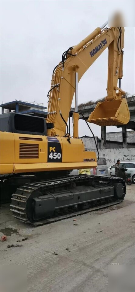 KOMATSU PC450-8 - Lánctalpas kotró: 4 kép. KOMATSU PC450-8 - Lánctalpas kotró: 4 kép.