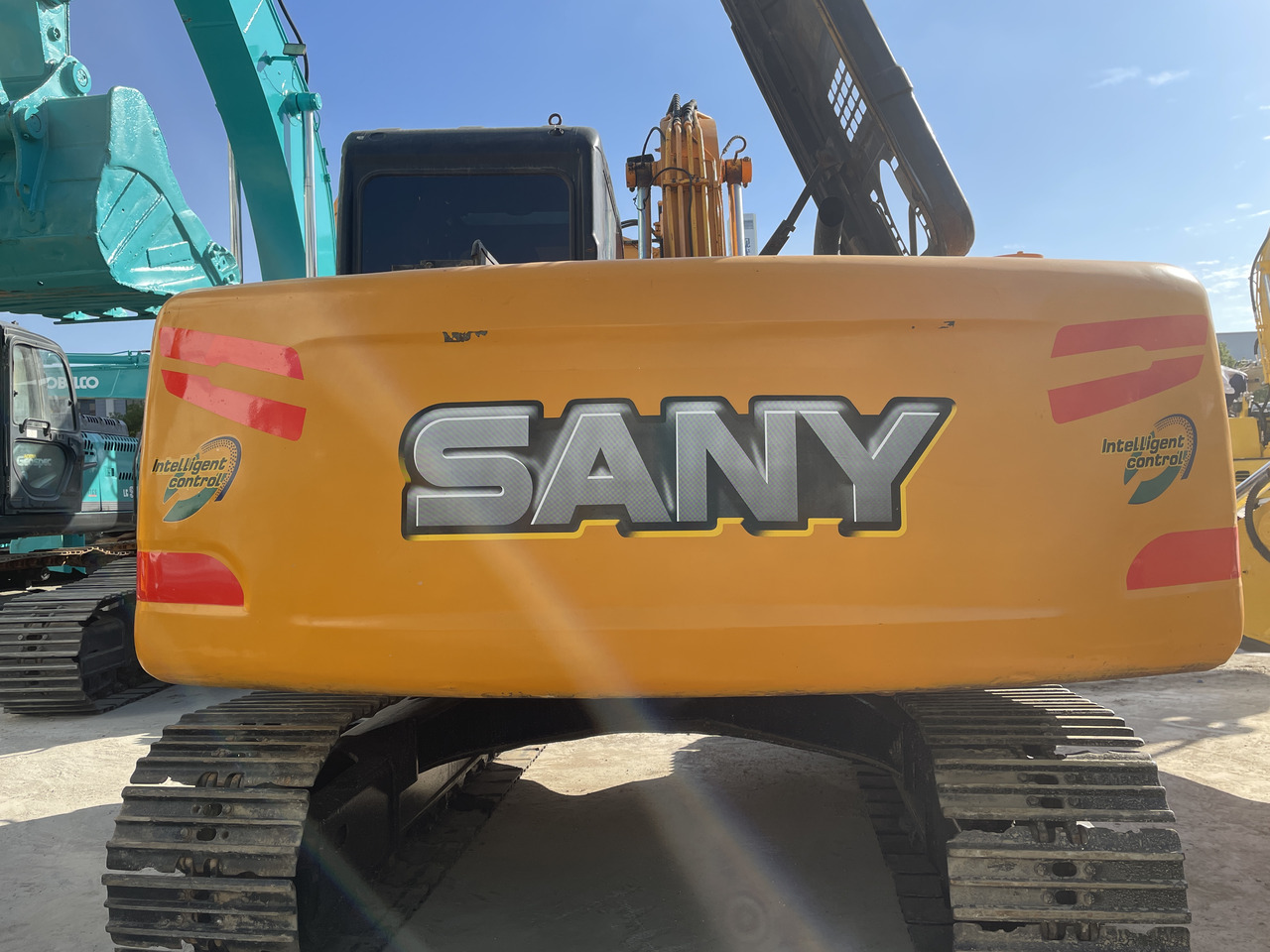 SANY SY135C - Lánctalpas kotró: 4 kép. SANY SY135C - Lánctalpas kotró: 4 kép.