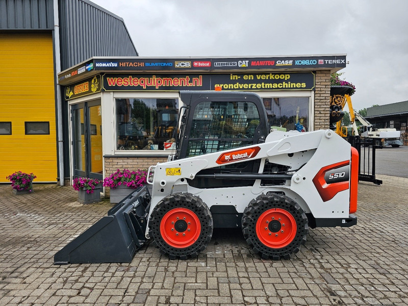 Bobcat S510 - Gumikerekes homlokrakodó: 1 kép. Bobcat S510 - Gumikerekes homlokrakodó: 1 kép.