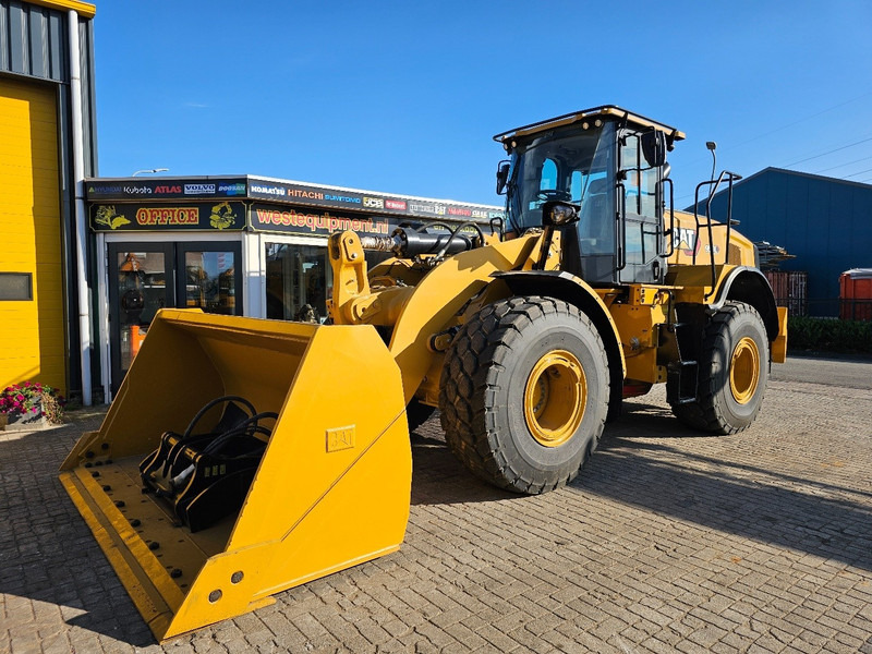 Caterpillar 950L - Gumikerekes homlokrakodó: 2 kép. Caterpillar 950L - Gumikerekes homlokrakodó: 2 kép.