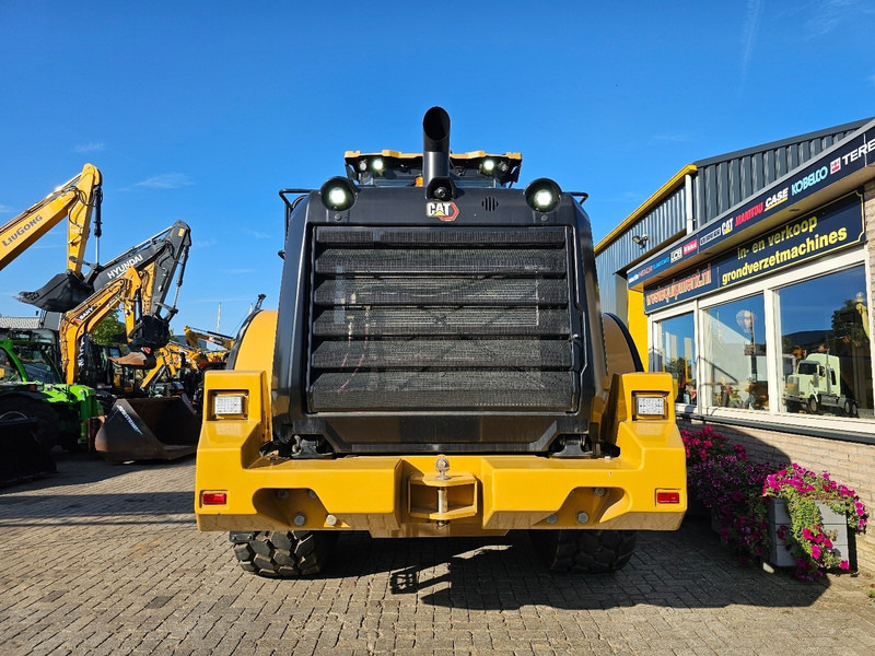 Caterpillar 950L - Gumikerekes homlokrakodó: 4 kép. Caterpillar 950L - Gumikerekes homlokrakodó: 4 kép.