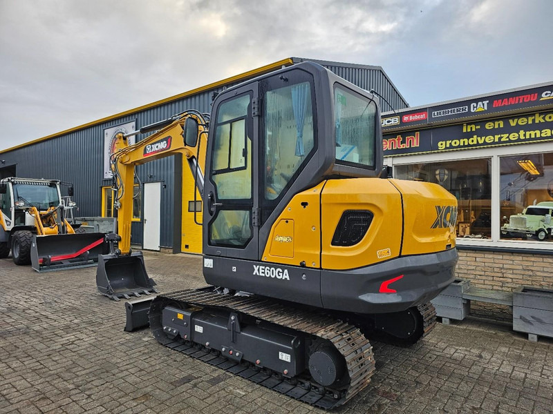 XCMG XE60GA - Minikotró: 3 kép. XCMG XE60GA - Minikotró: 3 kép.