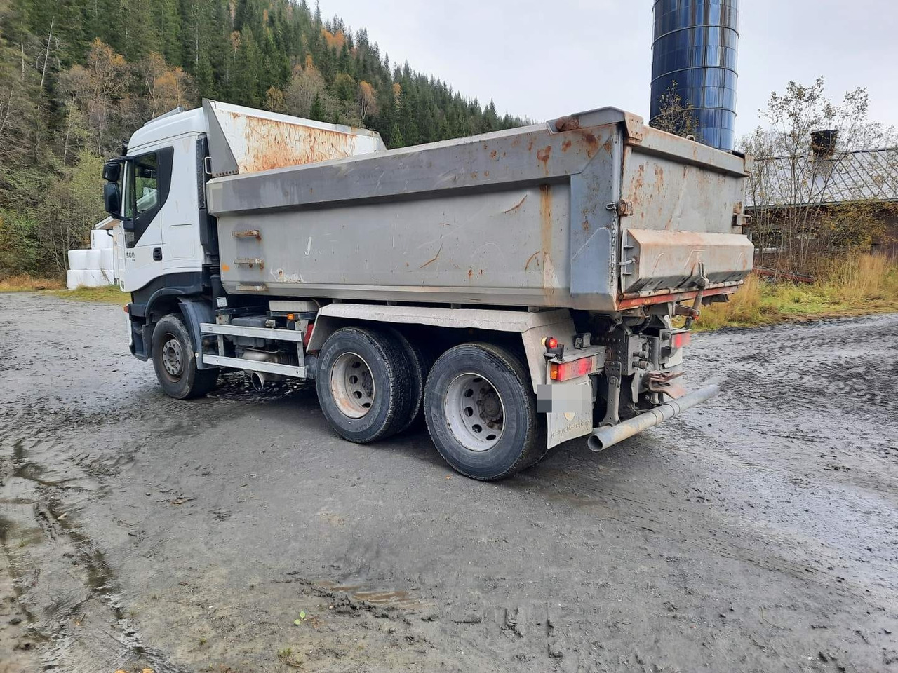 IVECO Stralis 560 - Billenőplatós teherautó: 2 kép. IVECO Stralis 560 - Billenőplatós teherautó: 2 kép.