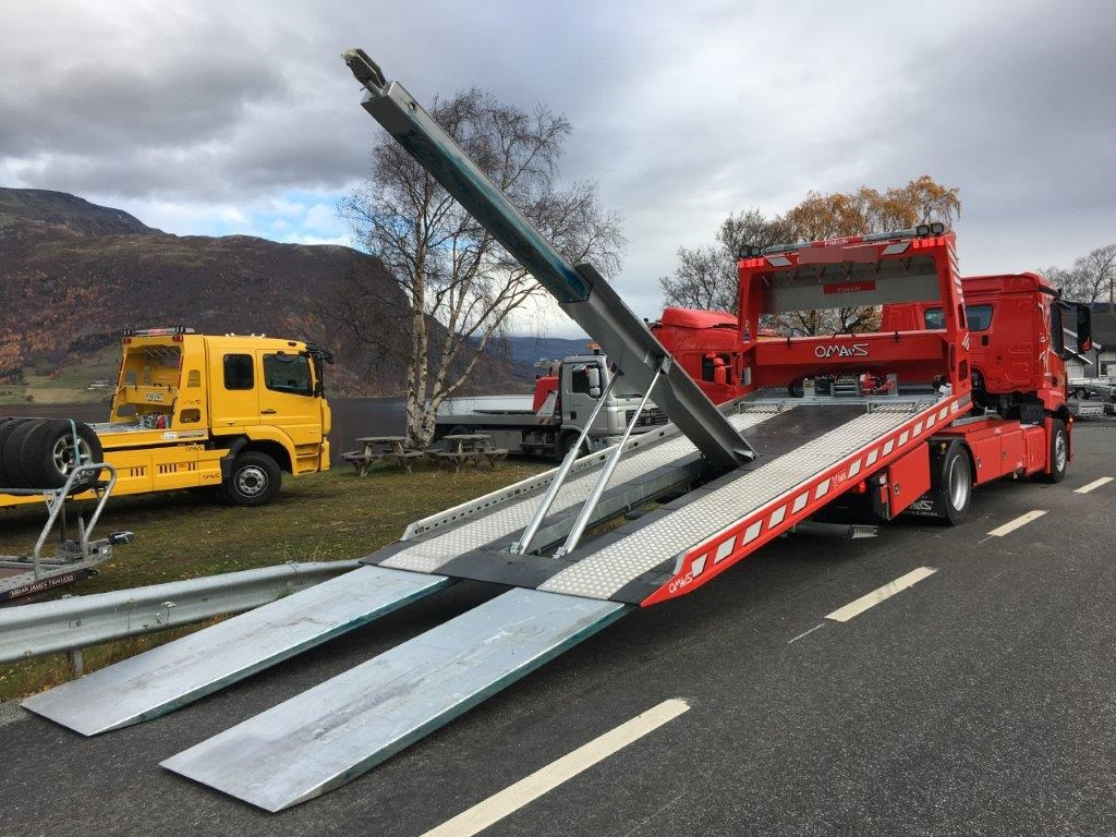 Mercedes-Benz ANTOS 1835 4x2 Omars 2x Winch Brille Load 8T - Vontató: 2 kép. Mercedes-Benz ANTOS 1835 4x2 Omars 2x Winch Brille Load 8T - Vontató: 2 kép.