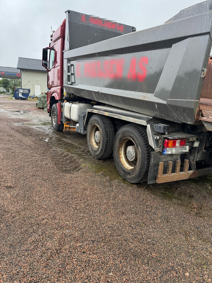 Mercedes-Benz Arocs 2658 - Billenőplatós teherautó: 5 kép. Mercedes-Benz Arocs 2658 - Billenőplatós teherautó: 5 kép.