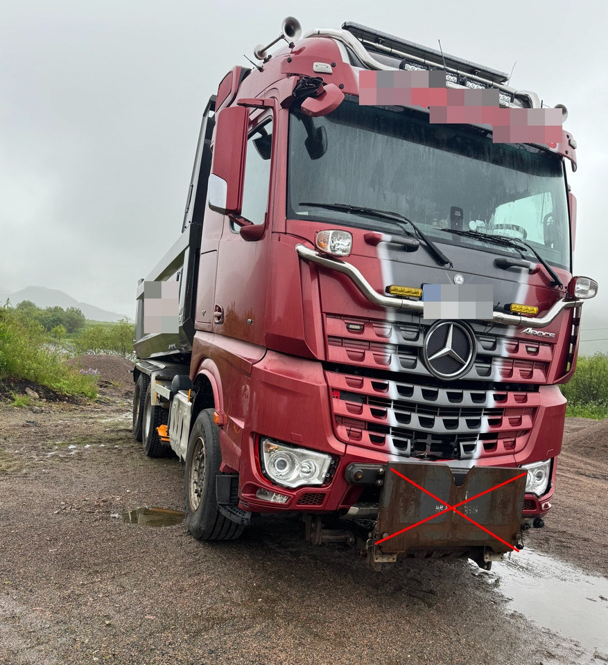 Mercedes-Benz Arocs 2658 - Billenőplatós teherautó: 1 kép. Mercedes-Benz Arocs 2658 - Billenőplatós teherautó: 1 kép.